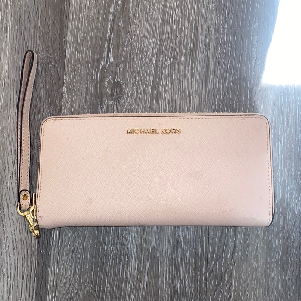 Michael Kors Light Pink wristlets Leather Continental Wristlet